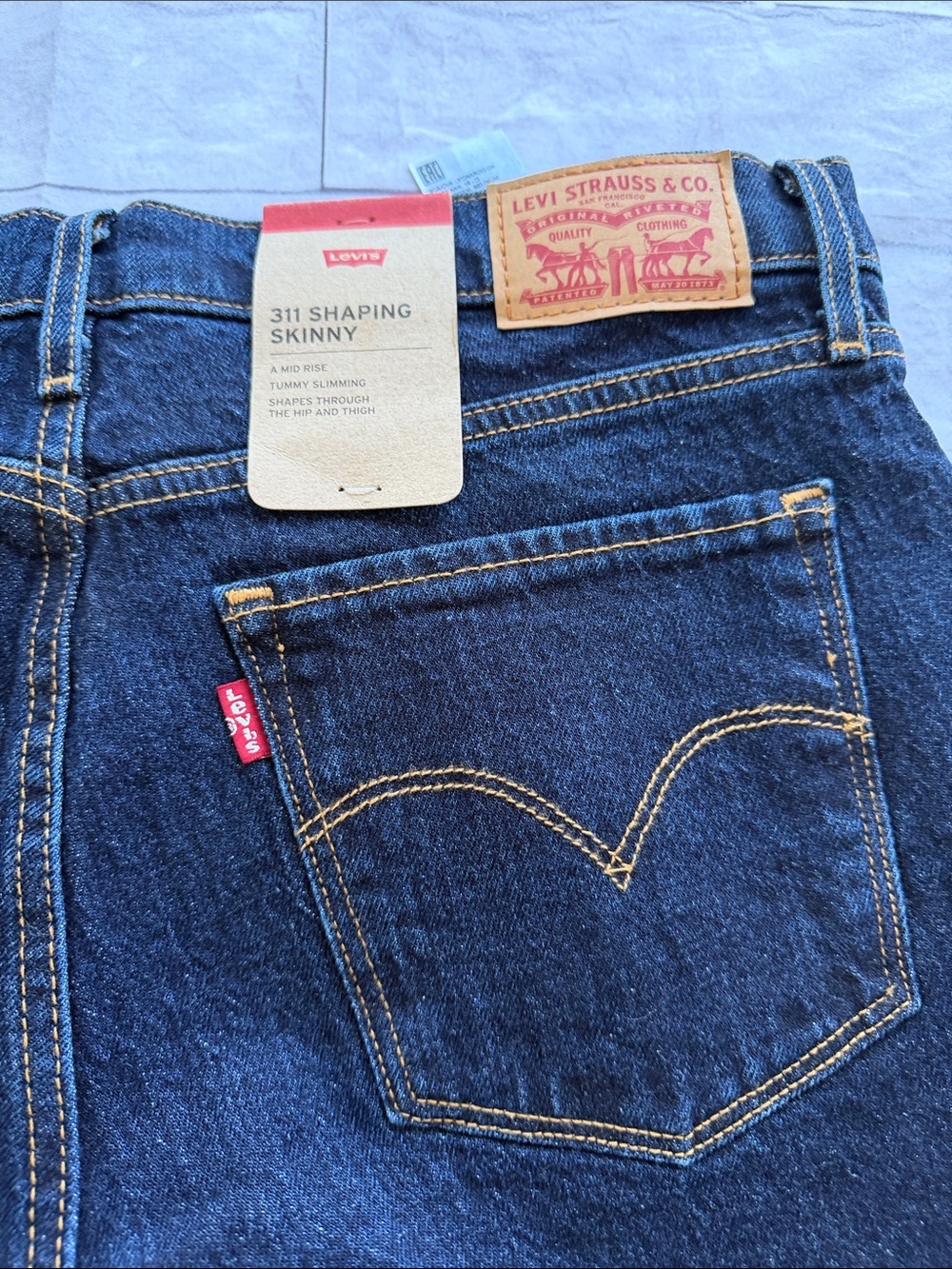 NWT LEVI’S STRAUSS & Co 311 shaping skinny jeans dark wash size 30X 30